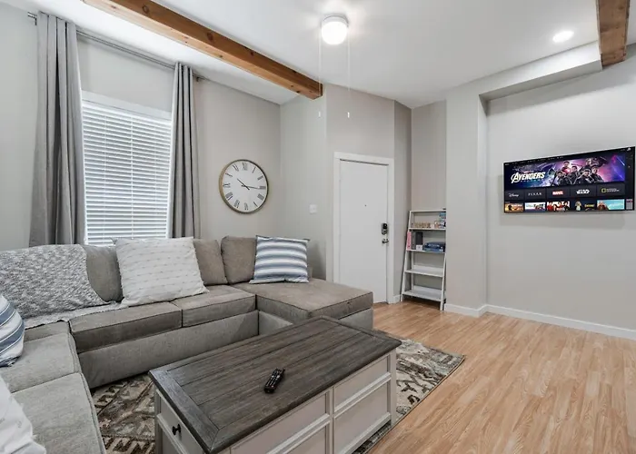 Stockyards- 4min Pet Friendly 3br Luxe Gem * Fort Worth