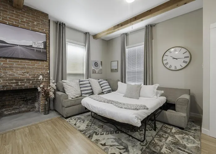 Stockyards- 4min Pet Friendly 3br Luxe Gem * Fort Worth