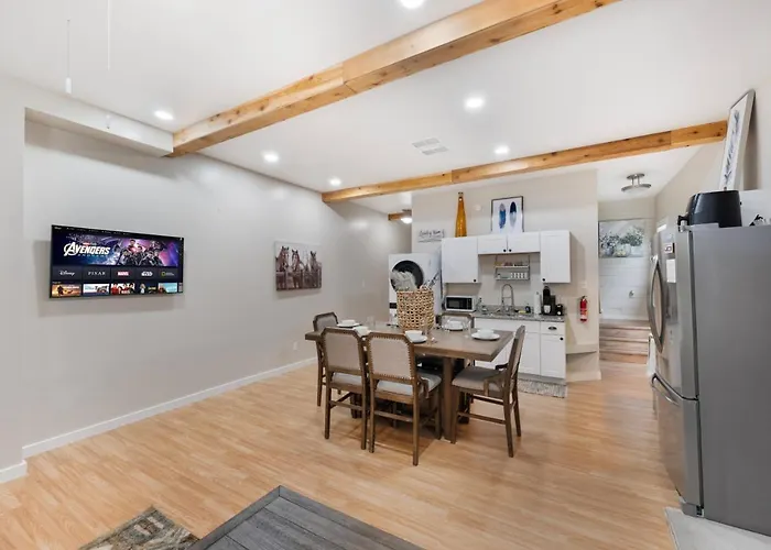 Stockyards- 4min Pet Friendly 3br Luxe Gem * Fort Worth