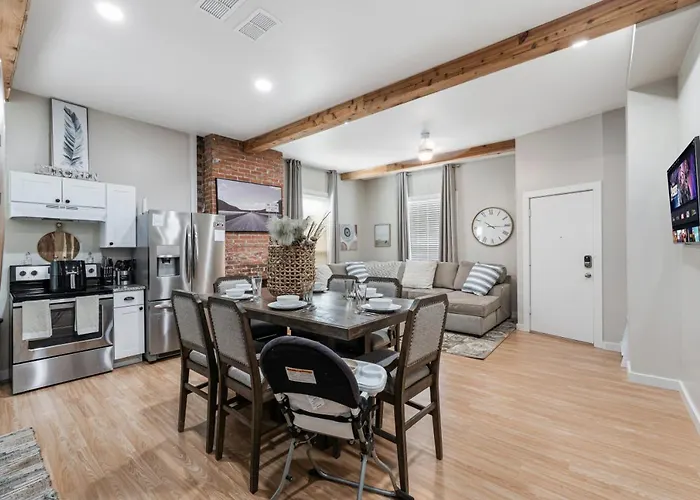 Holiday home Stockyards- 4min Pet Friendly 3br Luxe Gem Fort Worth