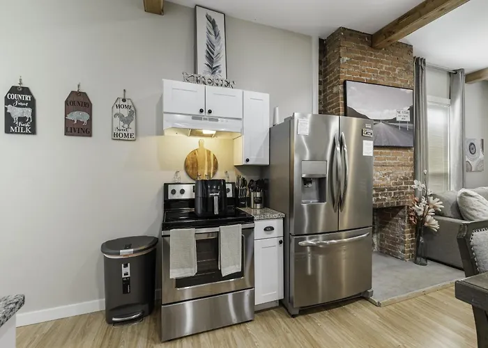 Stockyards- 4min Pet Friendly 3br Luxe Gem * Fort Worth