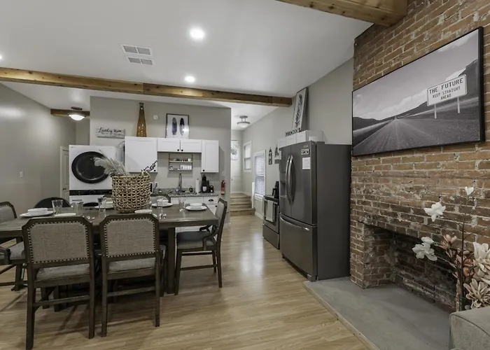 Stockyards- 4min Pet Friendly 3br Luxe Gem Fort Worth