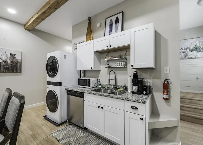 Stockyards- 4min Pet Friendly 3br Luxe Gem Holiday home Fort Worth