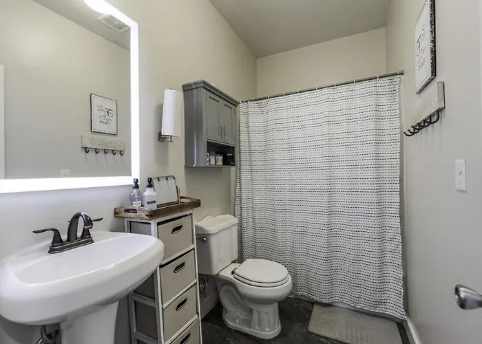 Holiday home Stockyards- 4min Pet Friendly 3br Luxe Gem *