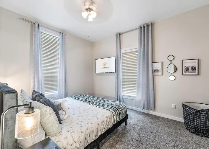 Holiday home Stockyards- 4min Pet Friendly 3br Luxe Gem Fort Worth