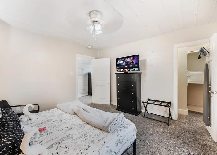 Stockyards- 4min Pet Friendly 3br Luxe Gem Holiday home