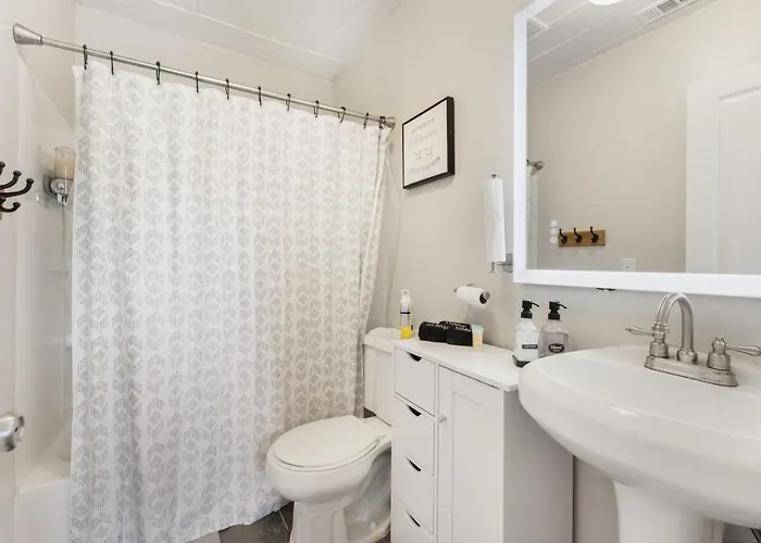 Holiday home Stockyards- 4min Pet Friendly 3br Luxe Gem Fort Worth