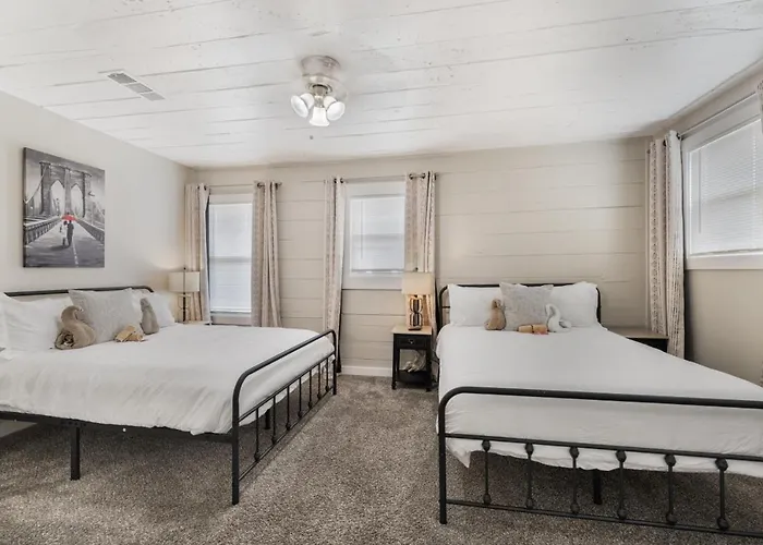 Holiday home Stockyards- 4min Pet Friendly 3br Luxe Gem *