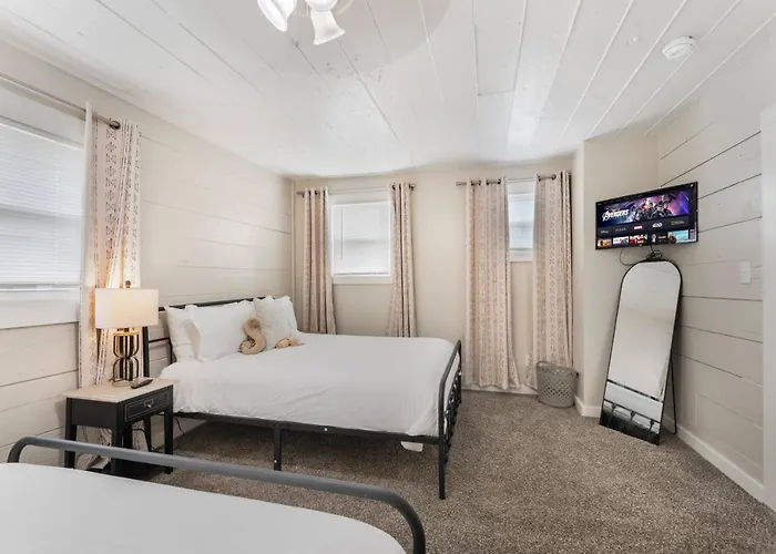 Holiday home Stockyards- 4min Pet Friendly 3br Luxe Gem Fort Worth