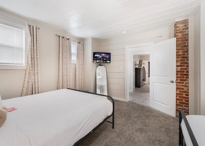 Holiday home Stockyards- 4min Pet Friendly 3br Luxe Gem *
