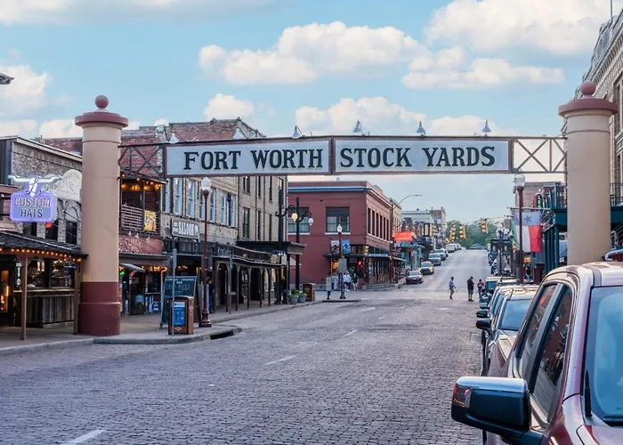 Stockyards- 4min Pet Friendly 3br Luxe Gem Holiday home Fort Worth